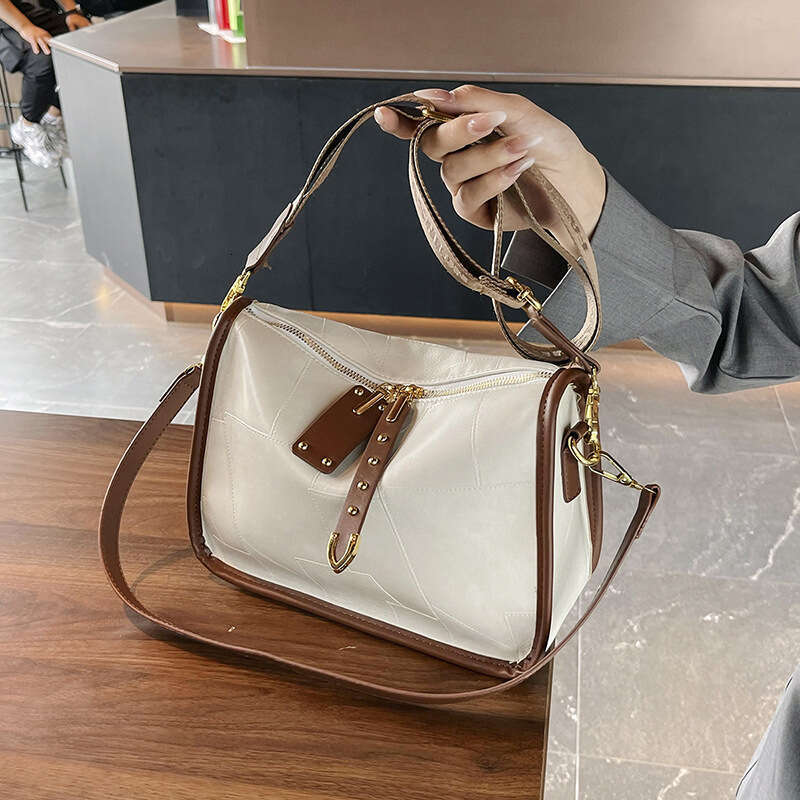 2024 New Texture Soft Face Shoulder Cross Tote Premium Feel Women's Pillow Bag