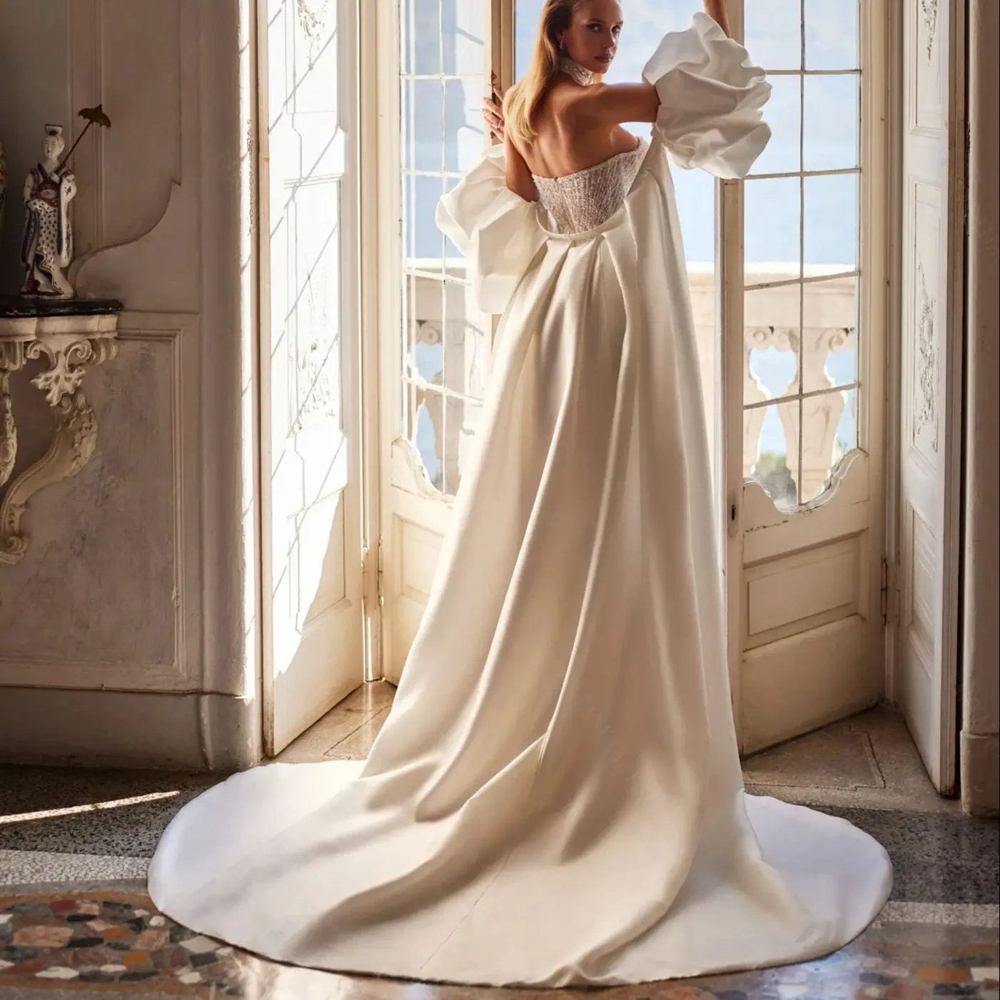 Classic Wedding Dress Strapless Sleeveless Gown Sequins With Jacket Sweep Train Dresses Custom Made Vestido De Novia