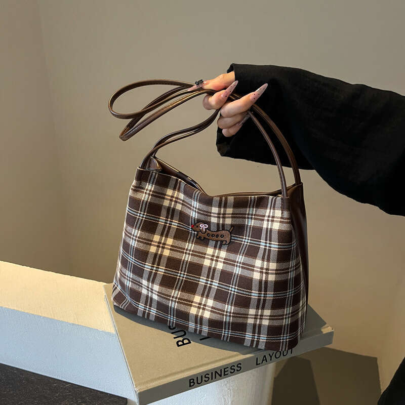 Korean style plaid shoulder cartoon dog embroidery cute tote commuting bucket bag