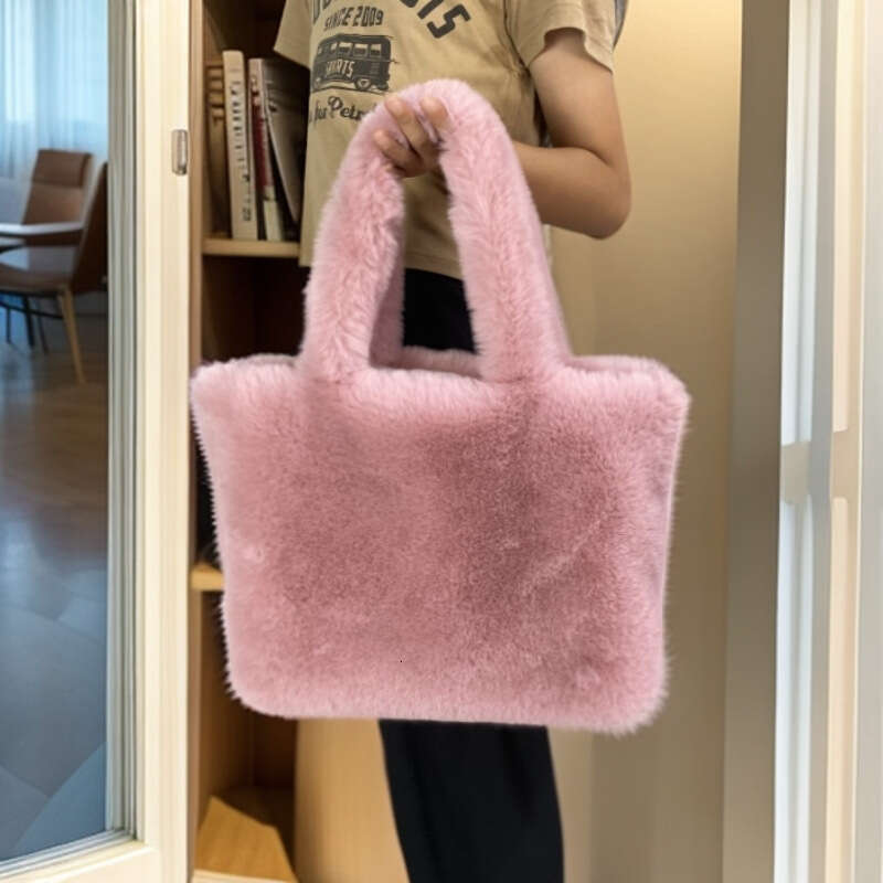 Tiktok The same large capacity bag for female autumn winter plush handheld with one shoulder slanting cross is simple and versatile