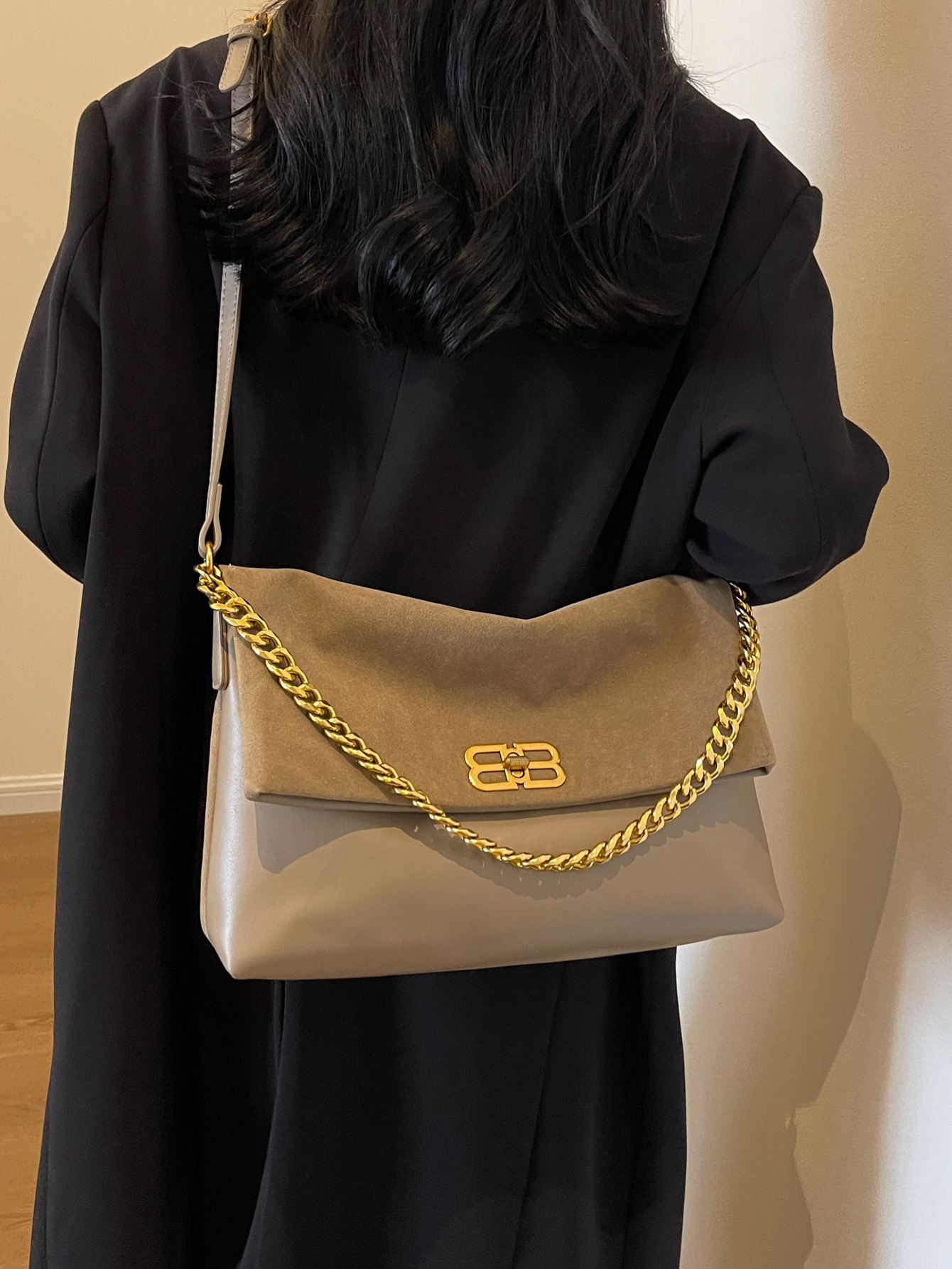 Free shipping designer bag Shoulder Bags single tote bag Crossbody bag metal buckle chain womens bag bowling