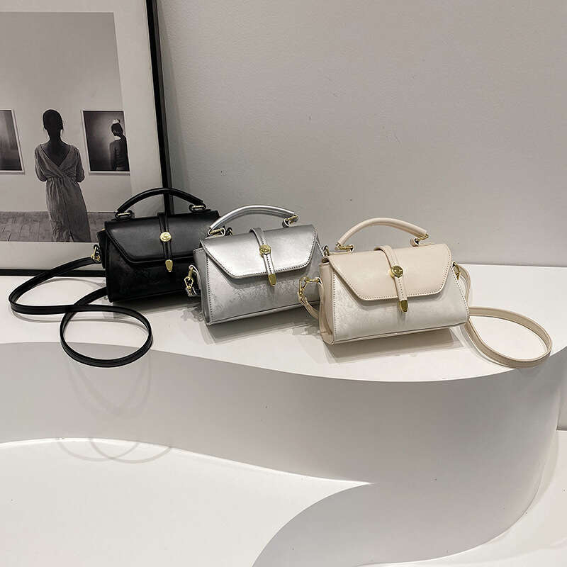 2024 new minimalist versatile single shoulder crossbody high-end fashionable small square bag, casual and trendy handbag for women