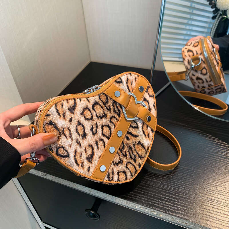 2024 new heart-shaped women's design sense leopard print shoulder niche western-style crossbody bag