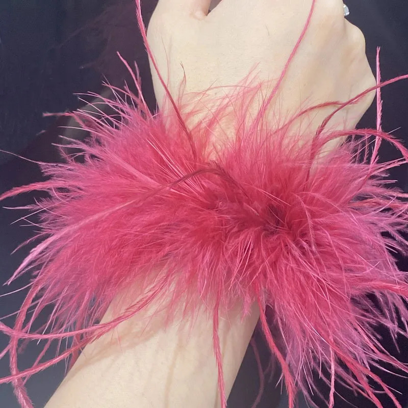 Real Ostrich feather cuff plumes bracelet for women white Cuffs pens Shirt with feathers girls fur cuffs ornament boa plume 241209