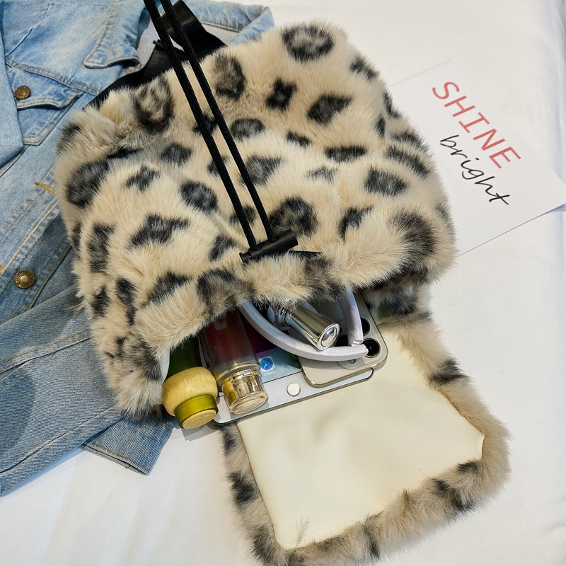Autumn and winter fur bag new casual small women's versatile Korean version high-end fashion backpack