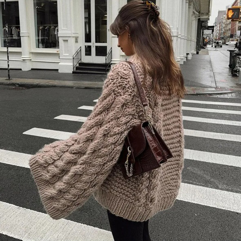 Vintage Lantern Sleeve Loose Sweater Women Winter Fashion Twist Knitted Pullover Tops Elegant O-Neck Street Chic Female Jumper