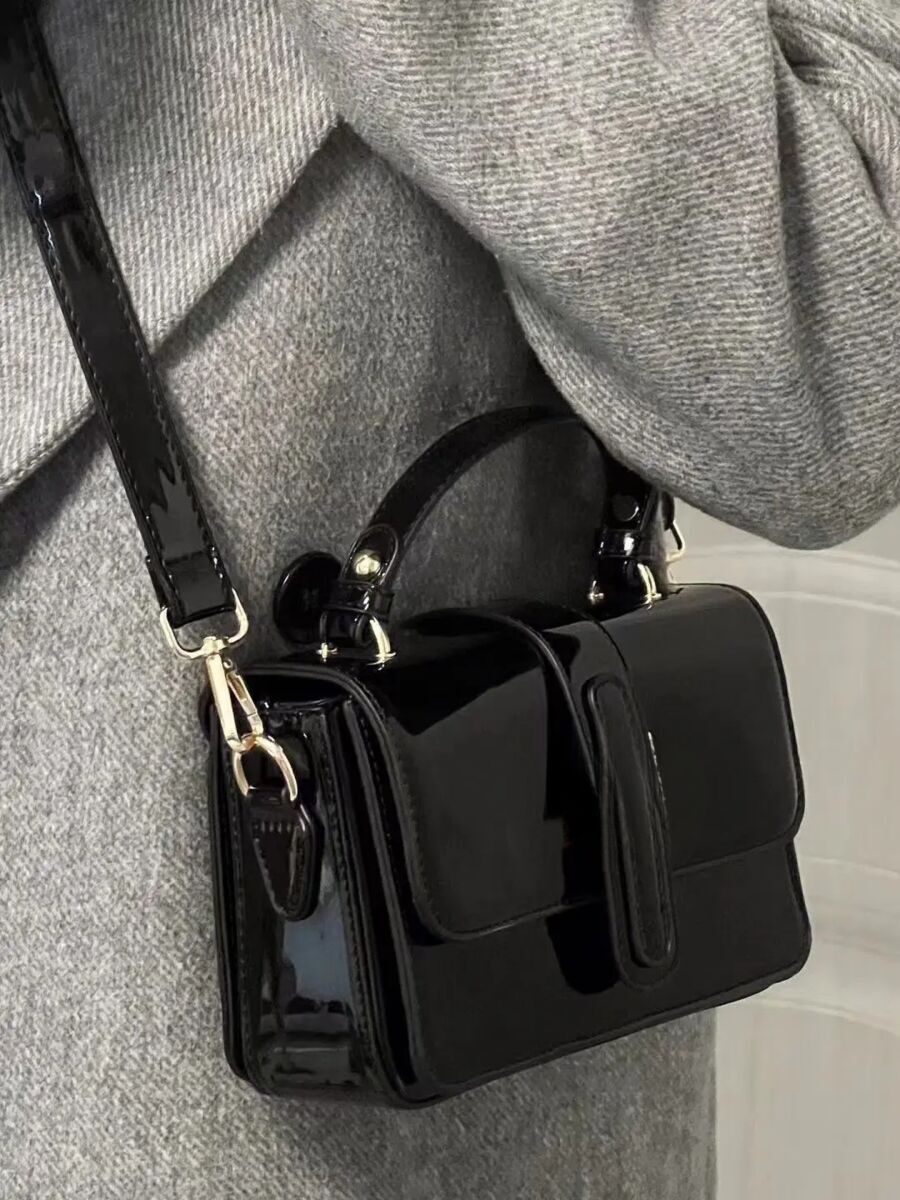 New unique glossy small square women s autumn and winter new designer fashionable multifunctional single shoulder commuting trendy crossbody bag bag