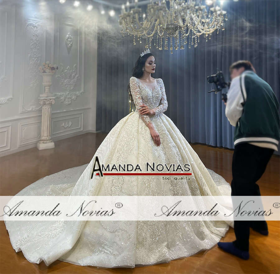 Customized Real Photos Lace Appliques Wedding Dress