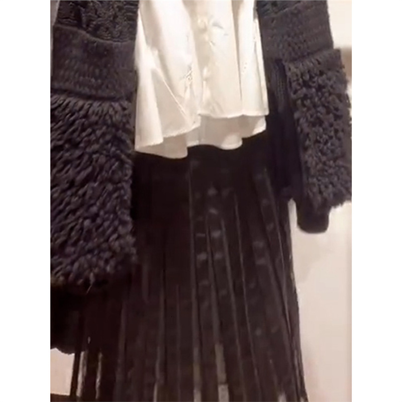 This Year's Fashion Trend Is High-End, Internet Famous Goddess Style Shirts Paired With Sweaters, Hoodies, Skirts, And Three Piece Sets
