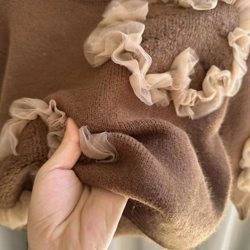 Girl lace sweater autumn/winter childrens clothing knitted sweater thickened baby girl embroidered Korean version sweater 241210