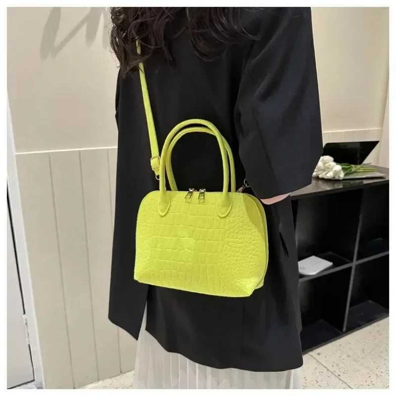 Casual Commuter Cross body Bag Womens Shell Bag Spring New Fashion Simple Handbag Shoulder Bag Womens Wallet Z241210