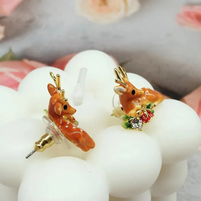 Fashion Light French Christmas Earrings Hand drawn Reindeer Enamel Cute Animal Deer Ears Perforated Jewelry Gift 241209