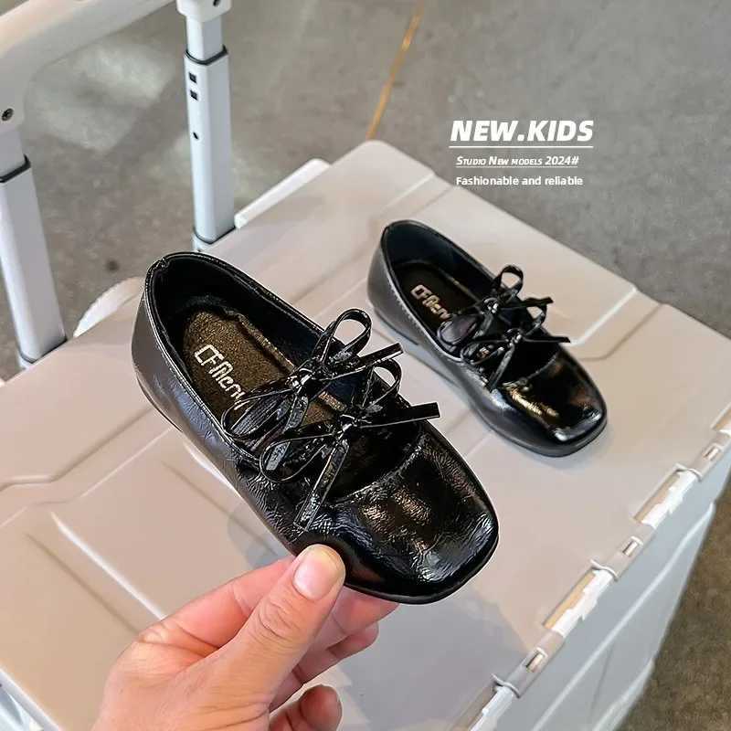 Girls Leather Shoes Spring Autumn New Bow Kid Small Princess Mary Jane Shoes Silver Flat Non-slip Children Baby Dance FlatsXJ241209