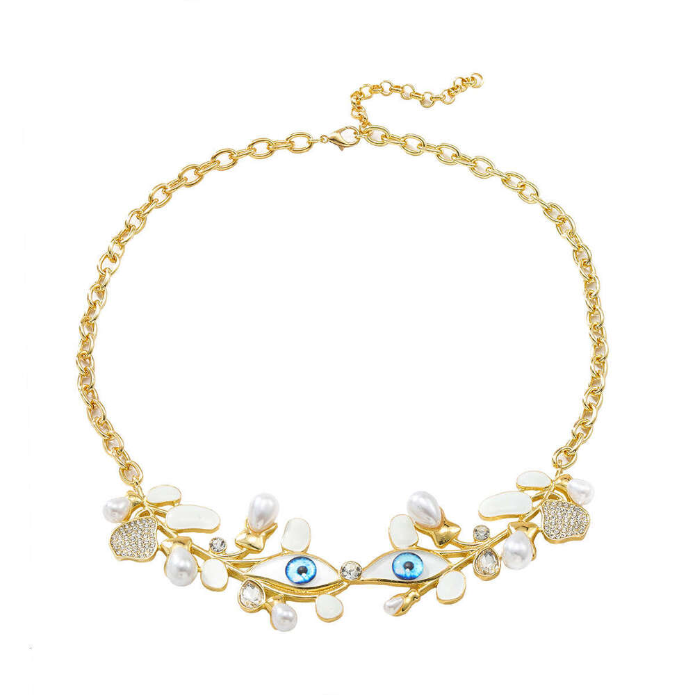 Dia studded wer Devil's Eye necklace 2024 new collarbone chain niche fashion high-end eye accessories