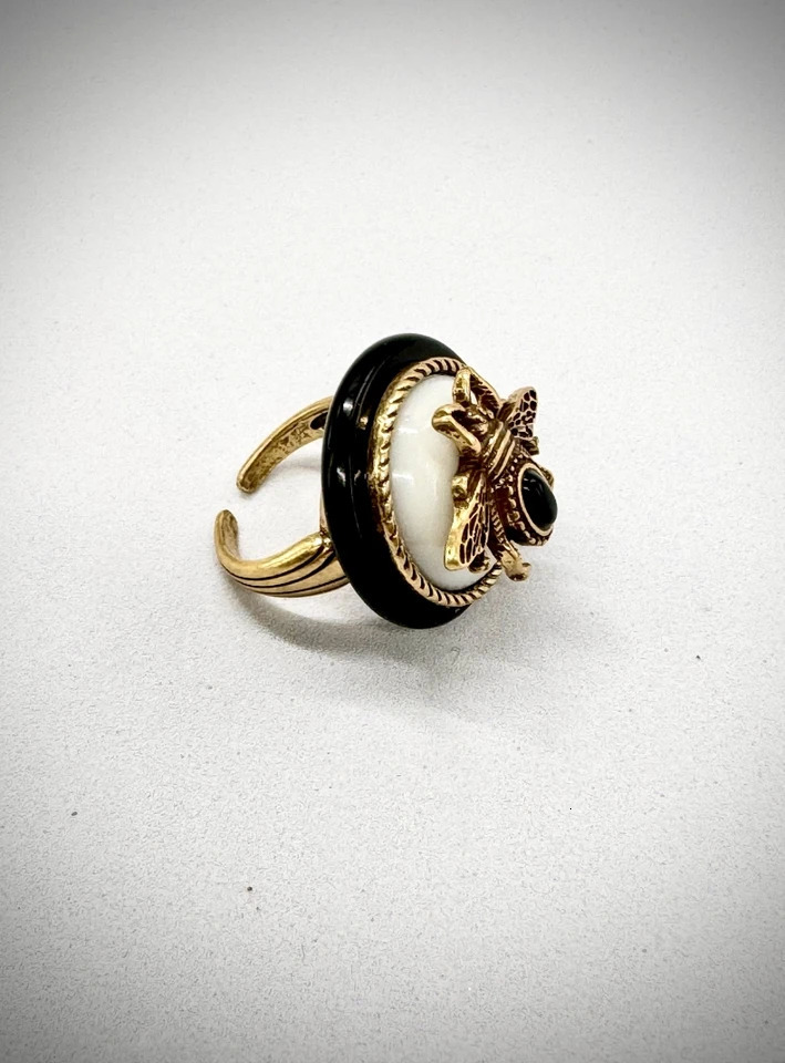 European and American fashion trends retro literature elegant and cute spirit bee rings jewelry sets 241209