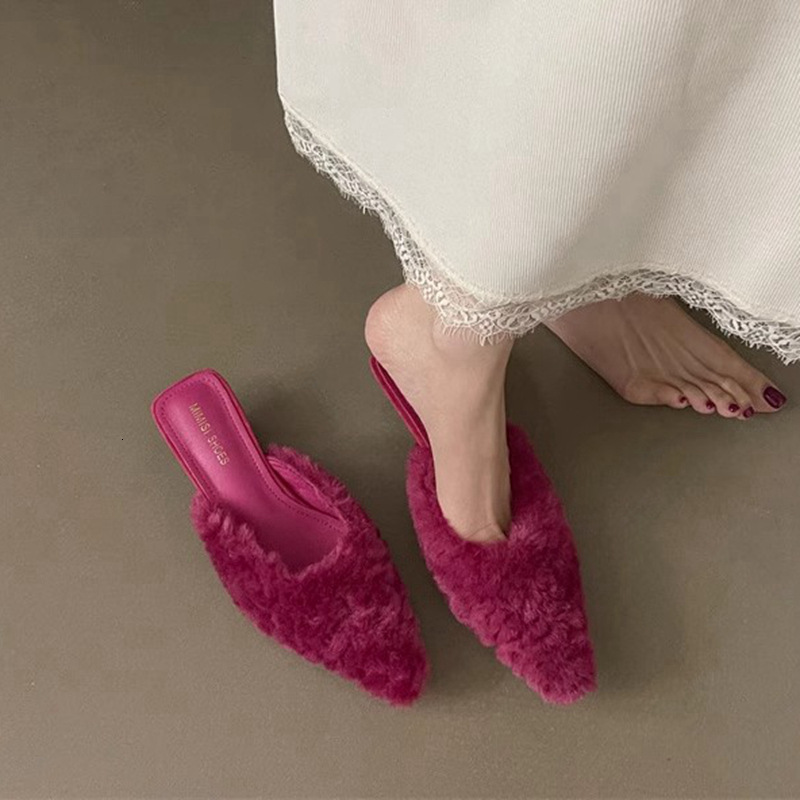French High-Heeled Pointed Hairy Women 2024 New Evening Style, Internet Celebrity, Thick Heel, Toe Cap Slippers For Outdoor Wear