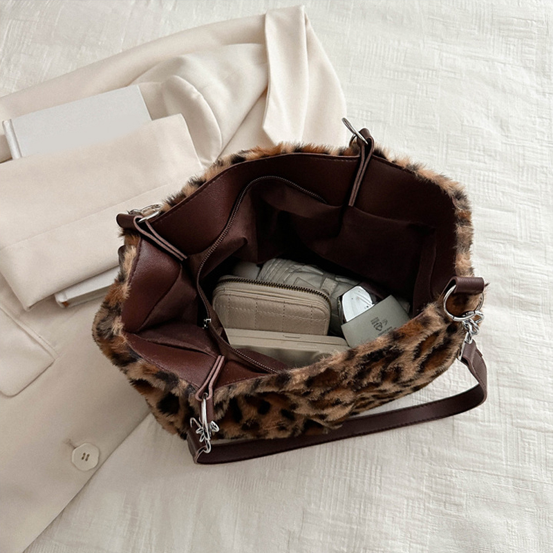 National Style Simple Women Leopard Tote Lady Fluffy Shoulder Chain Large Capacity Commuter Handle Bag Faux Suede