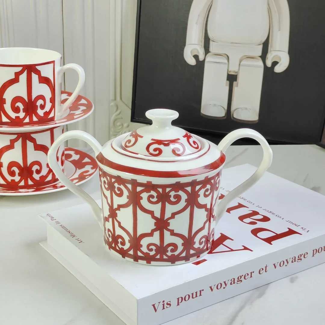 Red Geometry Home Coffee Set Bone China Cup Sauce Jar Milk Jar Sugar Jar Black Tea Set Coffee Software Kitchen Tea Set W241210