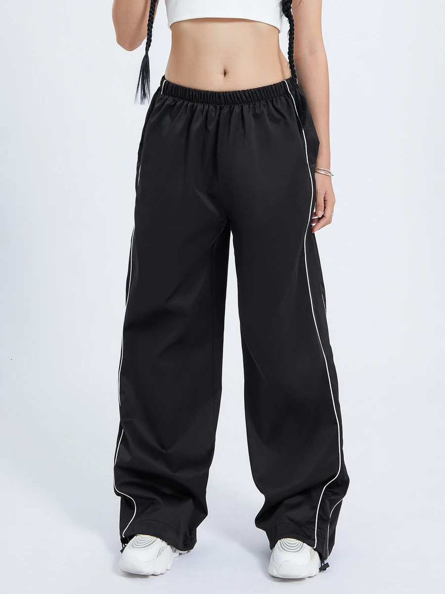 Womens loose cargo pants casual y2k solid color black elastic waist wide leg runner with pockets 2000s streetwear Z260314