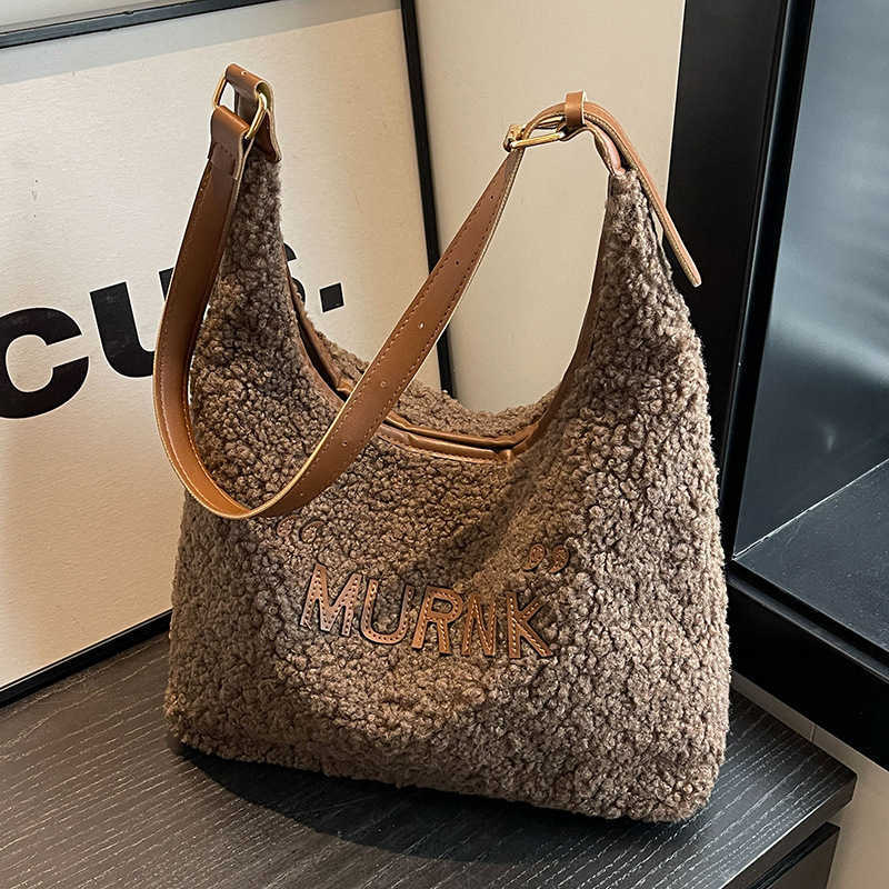 Lamb wool plush bag women autumn winter crossbody large capacity bucket bag versatile single shoulder support 241215