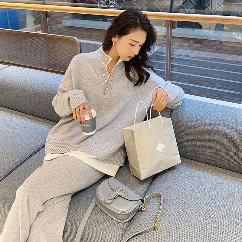 Soft and Sticky Set Winter 2022 Korean Edition Gentle Style Solid Color Splicing Fake Two Piece Thick Knitted Sweater for Women