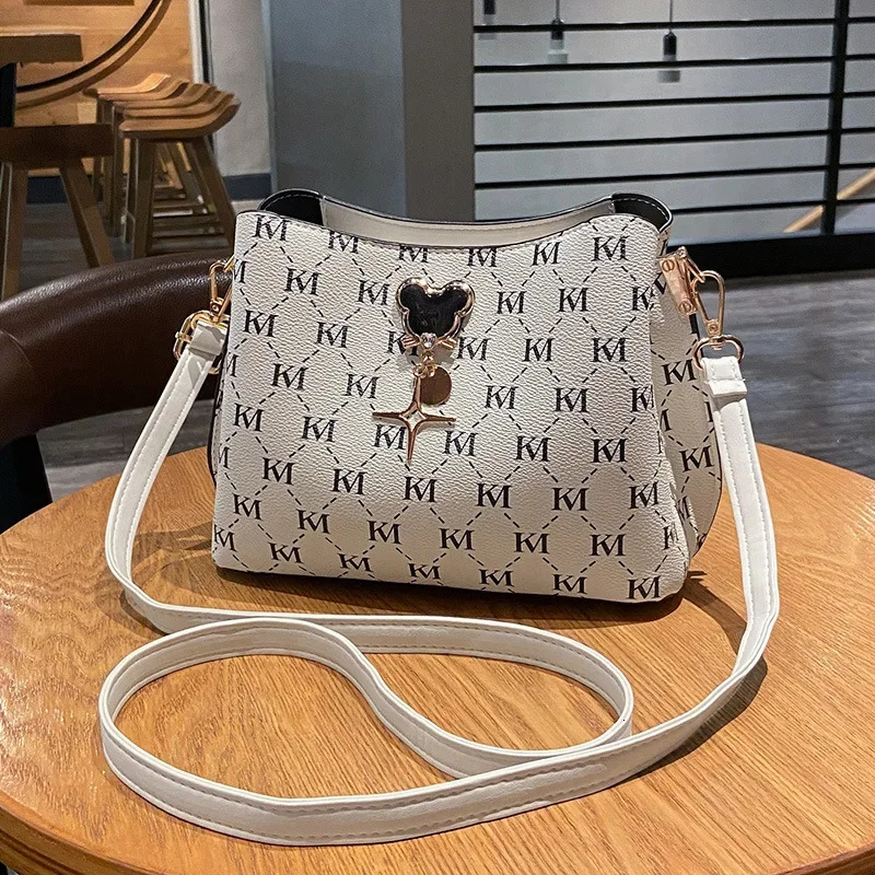 trend New fashionable handbag with high quality large capacity high end designer women s leisure single shoulder crossbody bag trendy handbag