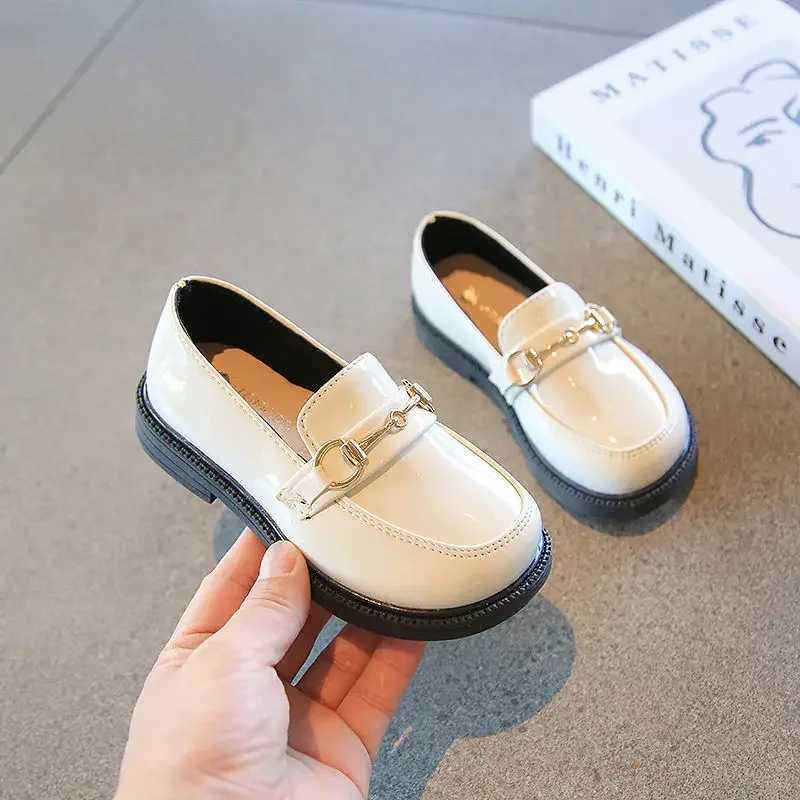 Girl Fashion British Sle Flats Shoes Children Casual Leather Shoe Kid Comfortable Chain Soft Sole Par Wedding Princess ShoesXJ241209