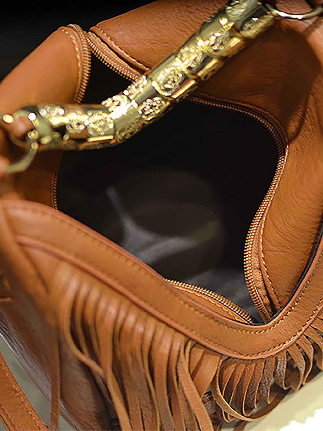 Tassel Decoration Bohemian Style Womens Shoulder Bag Retro Fashion Versatile Personalized Handbag Special Shape Handbag241209