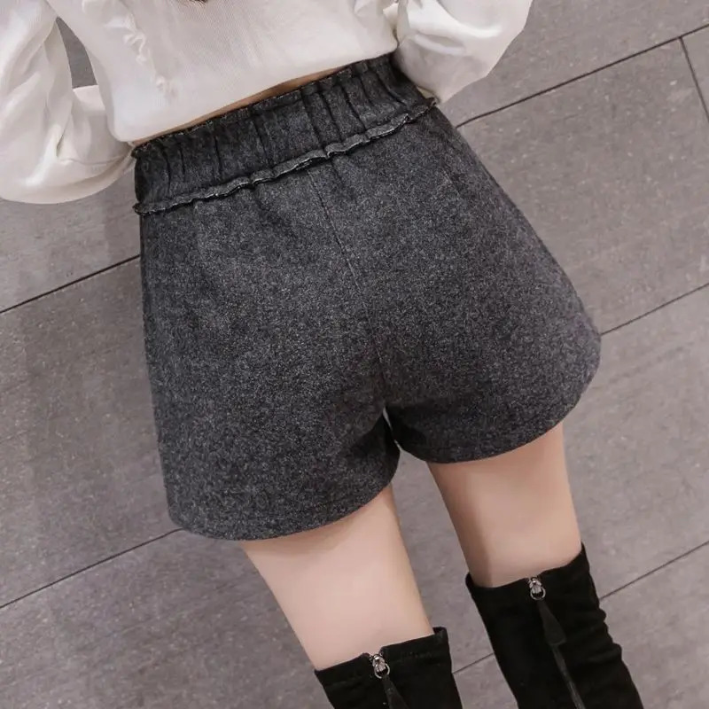 Korean Fashion Autumn/Winter Womens Solid Pocket Simple Office Womens Elastic High Waist Loose Wool Wide Leg Shorts 241206