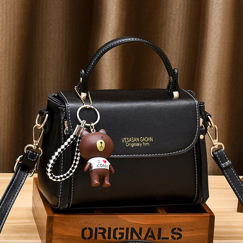 New crossbody bag designer handbag with large capacity and multiple pockets fashionable European and American shoulder style women s bag bag