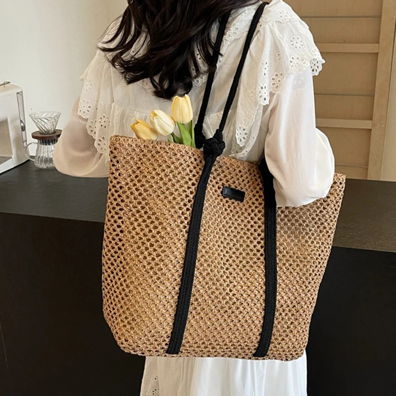 Hand woven womens shoulder bag Bohemia summer fashion grass beach handbag travel shopping woven shopping bag 241205