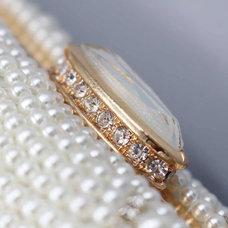 Dinner Bag Pearl Luxury Small Bag Clutch Bag Womens Metal Chain Solid Color Soft Surface Lock Bag 240920