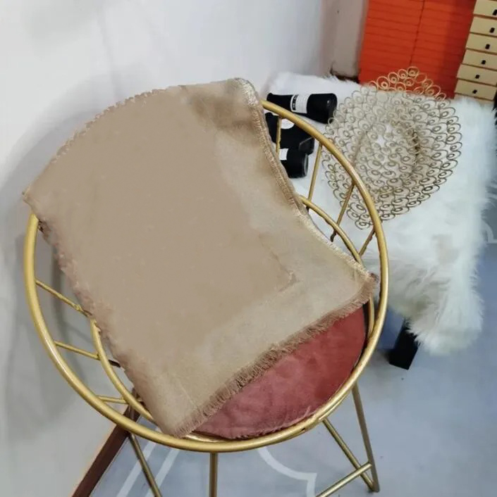 Luxury Women Silk Wool Autumn Winter Scarves Designer Fashion Square Scarf 140 X 140cm Classical Style Versatile Shawl Pashmina13 Colors gift with box