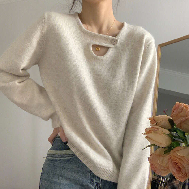 Gentle style, soft sticky pullover design, niche long sleeved inner layer base, 2023 Spring and Autumn new knitwear top for women