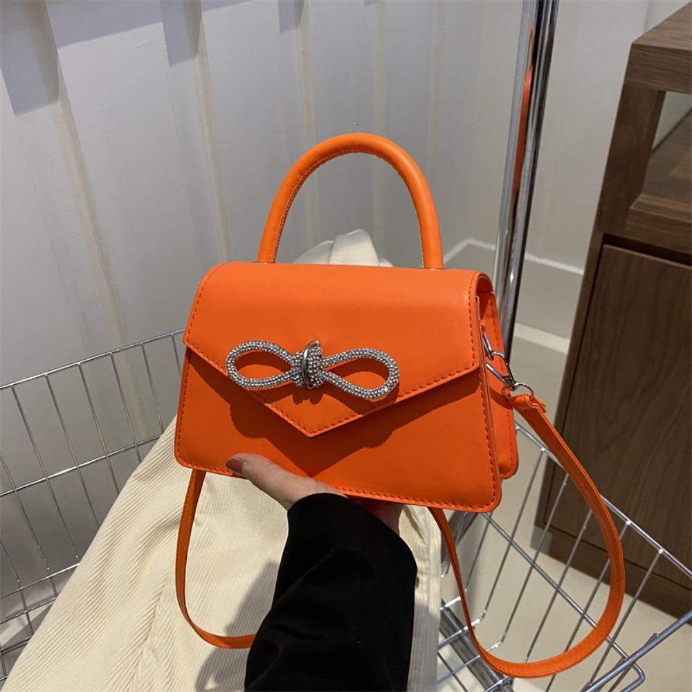 New fashionable shoulder and armpit retro handbag designed for daily leisure commuting PU leather crossbody bag trendy bag bag