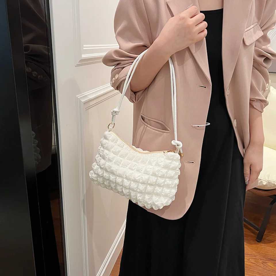 Fashionable retro plain weave womens underwear bag textured shoulder cross body bag retro womens shopping handbag Z241210