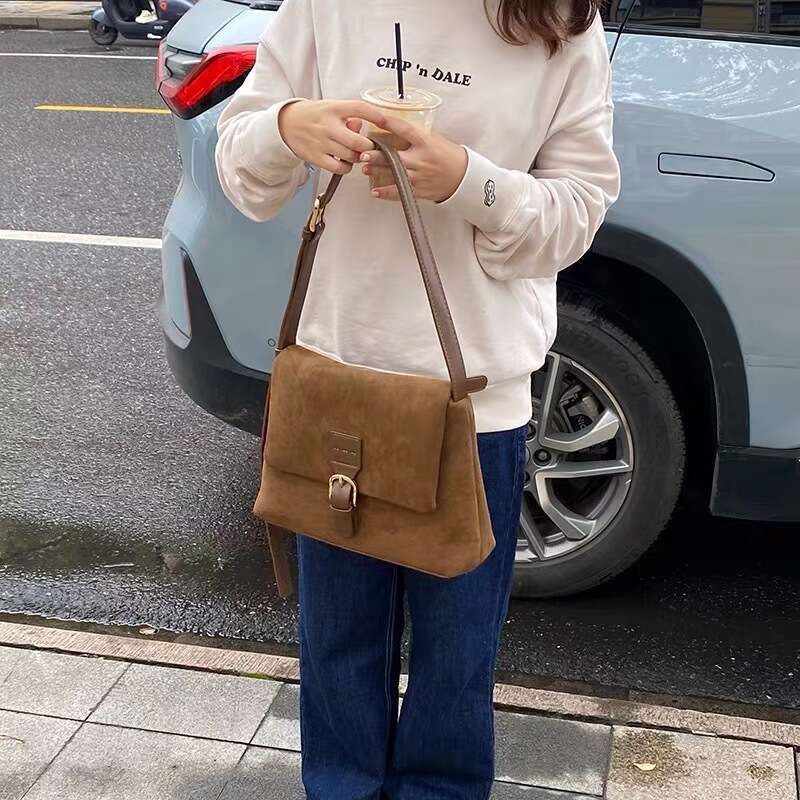 Retro Korean Version, Women's New Style, Hand-Held Temperament, Suede, Single Shoulder, Armpit, Casual Small Square Bag, Crossbody Bag B4