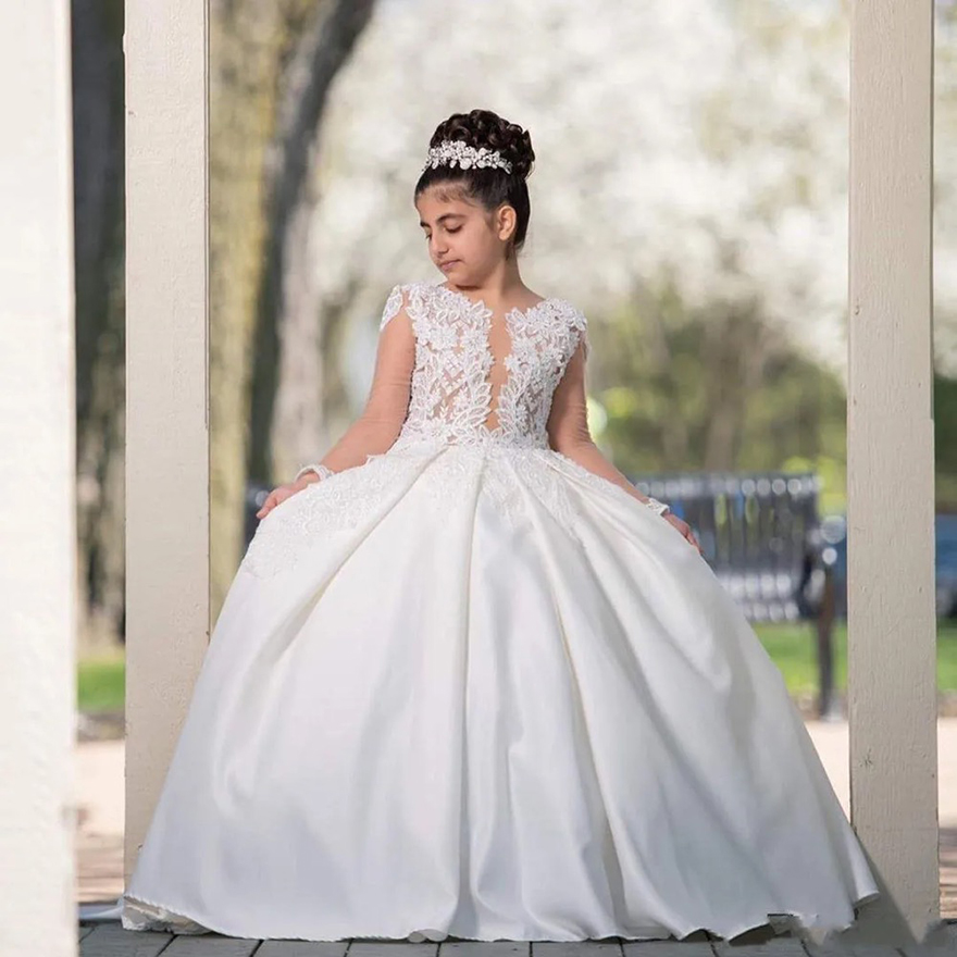 2024 Lovely Flower Girls Dresses For Weddings Princess Jewel Neck Long Sleeves Lace Appliques Beads Big Bow Little Kids Holy Pageant Dress
