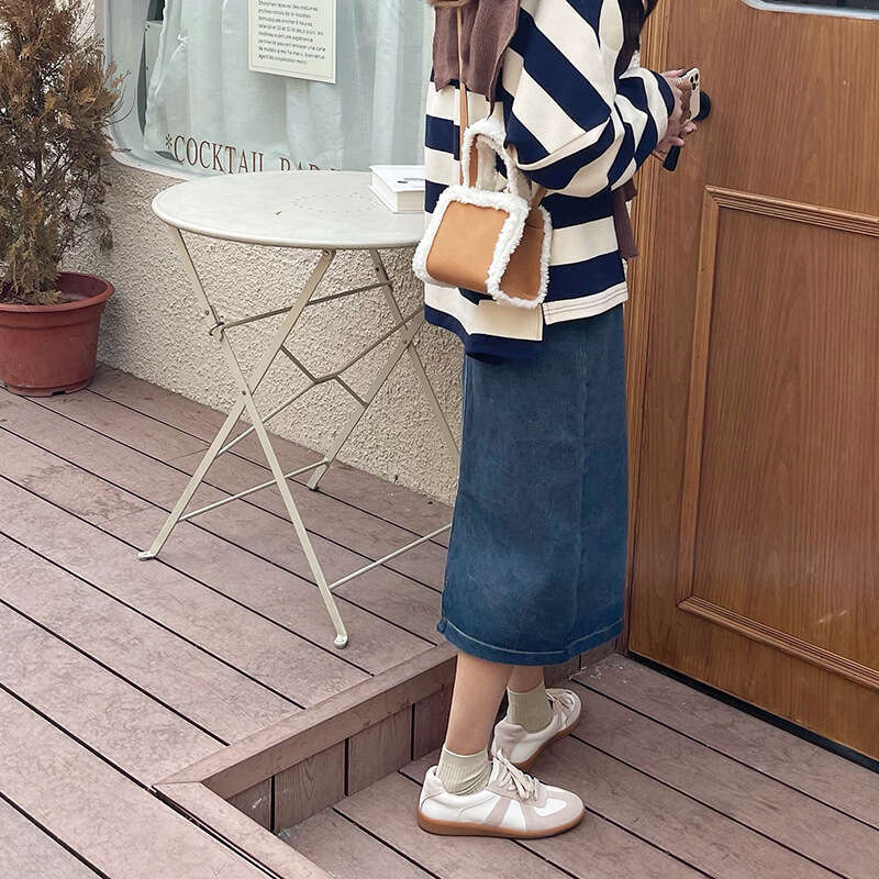 2023 Autumn and Winter New Brushed Leather Handbag Fashion Versatile Crossbody Plush Small Bag Girl