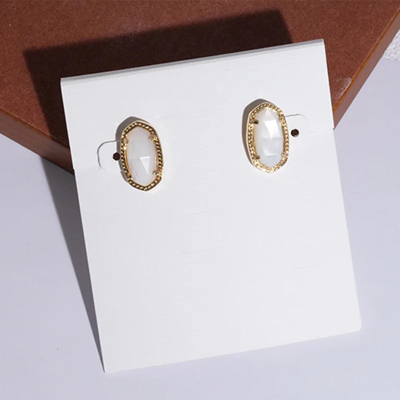 Simple Retro Elegant Classic High Feeling Gorgeous Fashion Stone Crystal Stud Earrings from Europe and the United States 241209