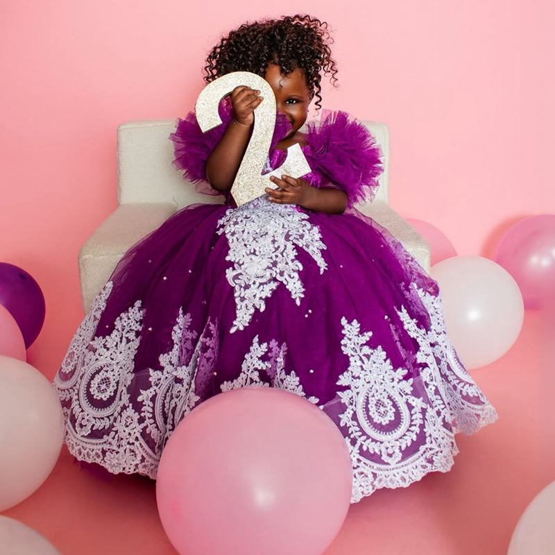 2025 Cute Grape Flower Girl Dresses Girls Birthday Dress Communion Gowns Puffy Sleeves Jewel Appliqued Lace Ball Gowns Tiered Tulle Princess Marriage 