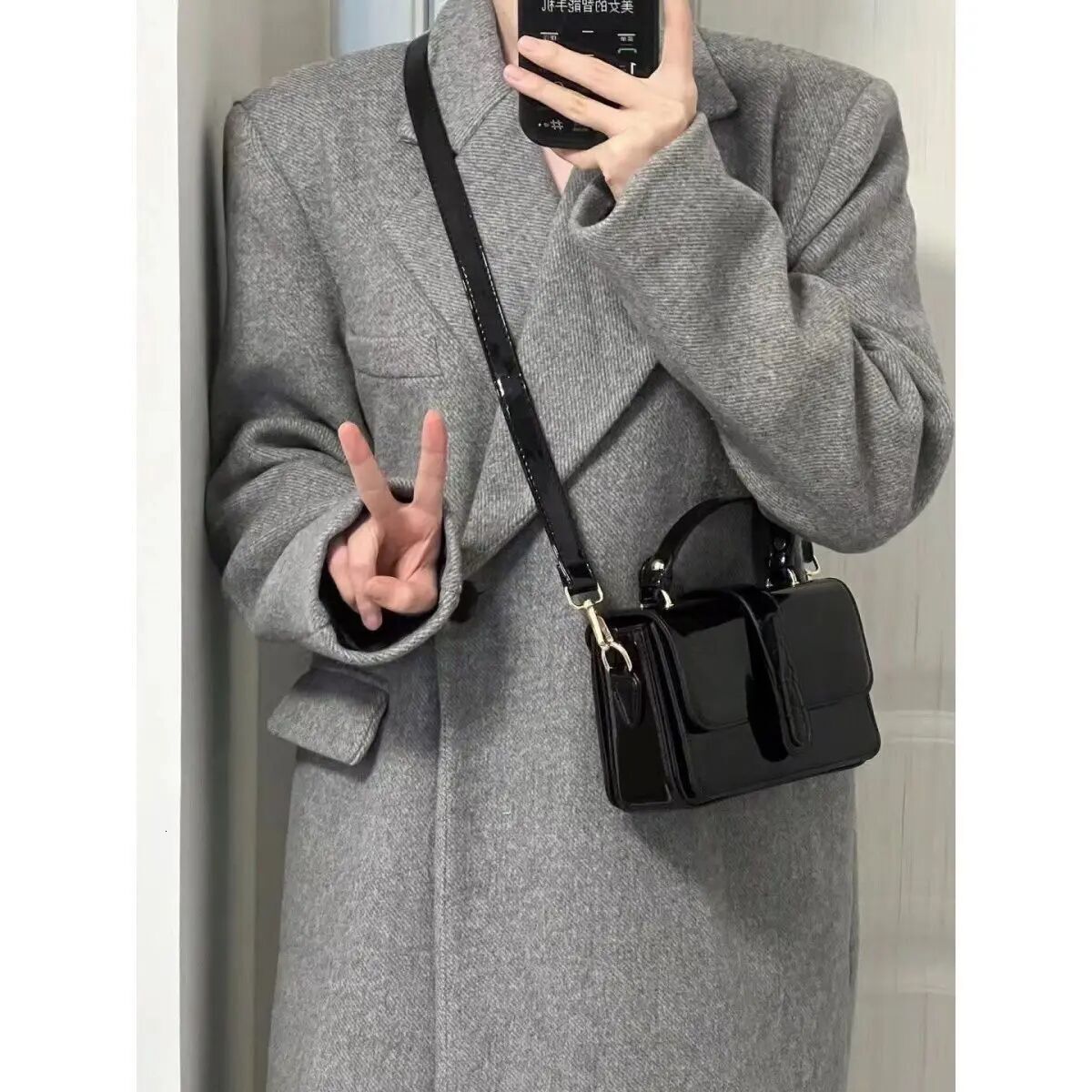 New unique glossy small square women s autumn and winter new designer fashionable multifunctional single shoulder commuting trendy crossbody bag bag