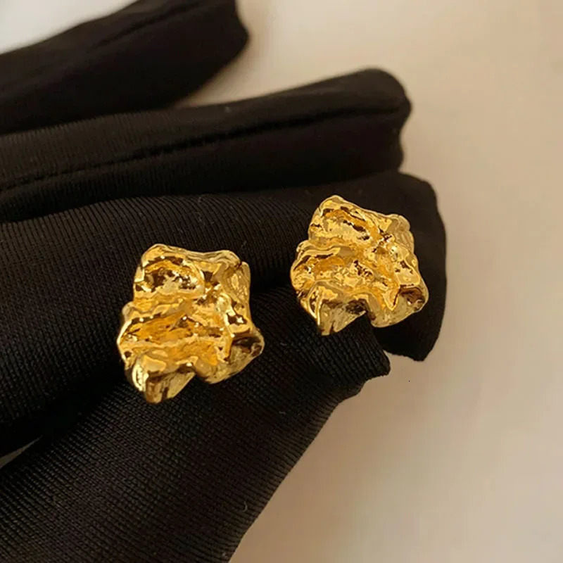 FUQI Diamond Stud Womens Irregular Earrings Exquisite Stainless Steel Earrings Womens Minimalist Elegant Fashion Jewelry Party 241209