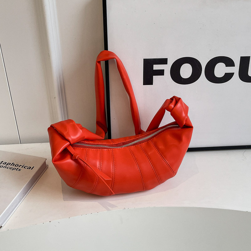 2025 new Crowdsourced Design Women's Single Shoulder Cow Horn New Kesong Crossbody Bag Versatile Instagram