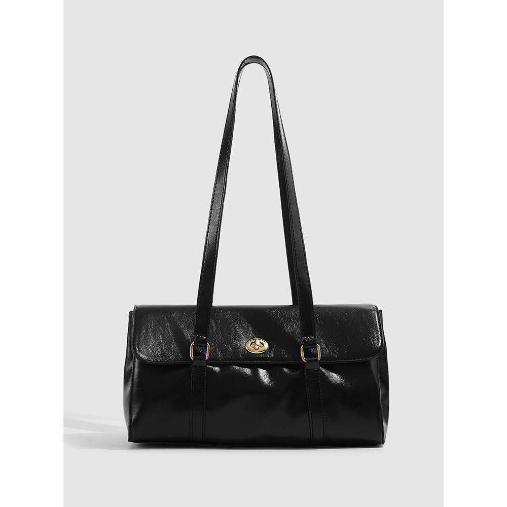 Advanced oil sensitive wax leather armpit women, 2024 autumn and winter new pillow bag, versatile for commuting, single shoulder baguette bag