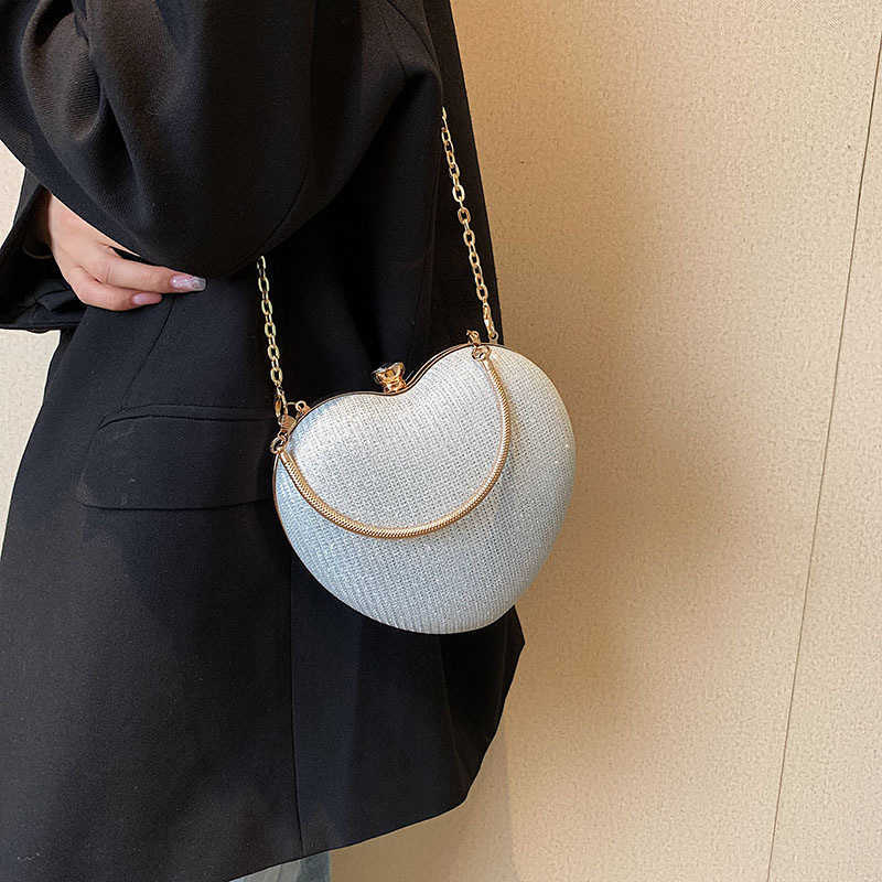 Small bag Womens new fashion portable heart bag Western chain single shoulder messenger bag net red mouth red bag