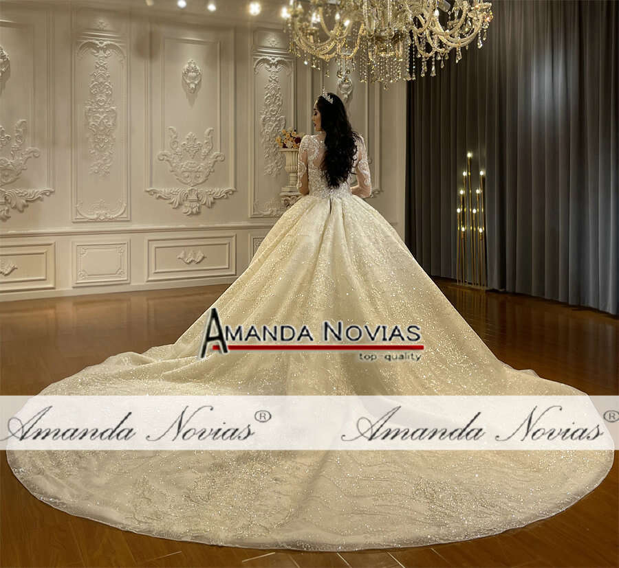 Customized Real Photos Lace Appliques Wedding Dress