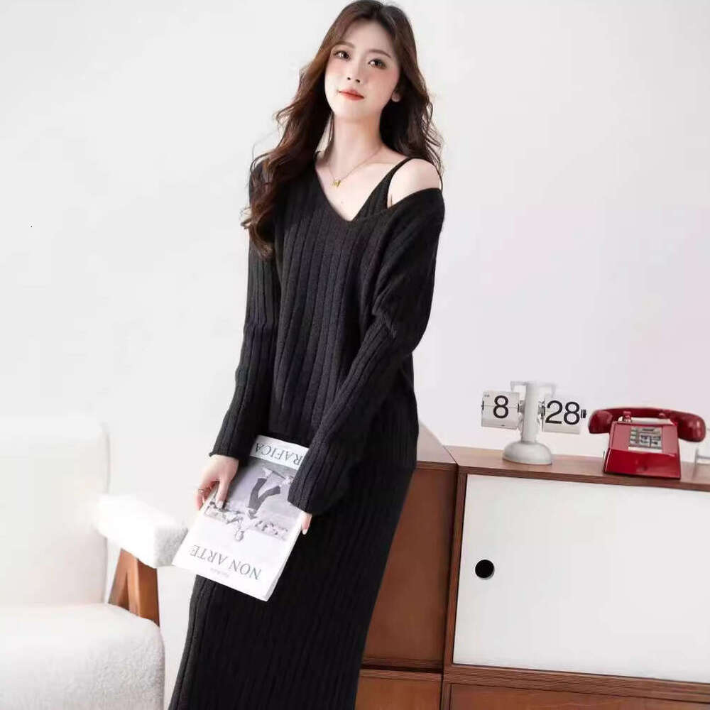 French pit stripe design pullover V-neck knitted sweater+base 2024 autumn/winter new woolen dress two-piece set