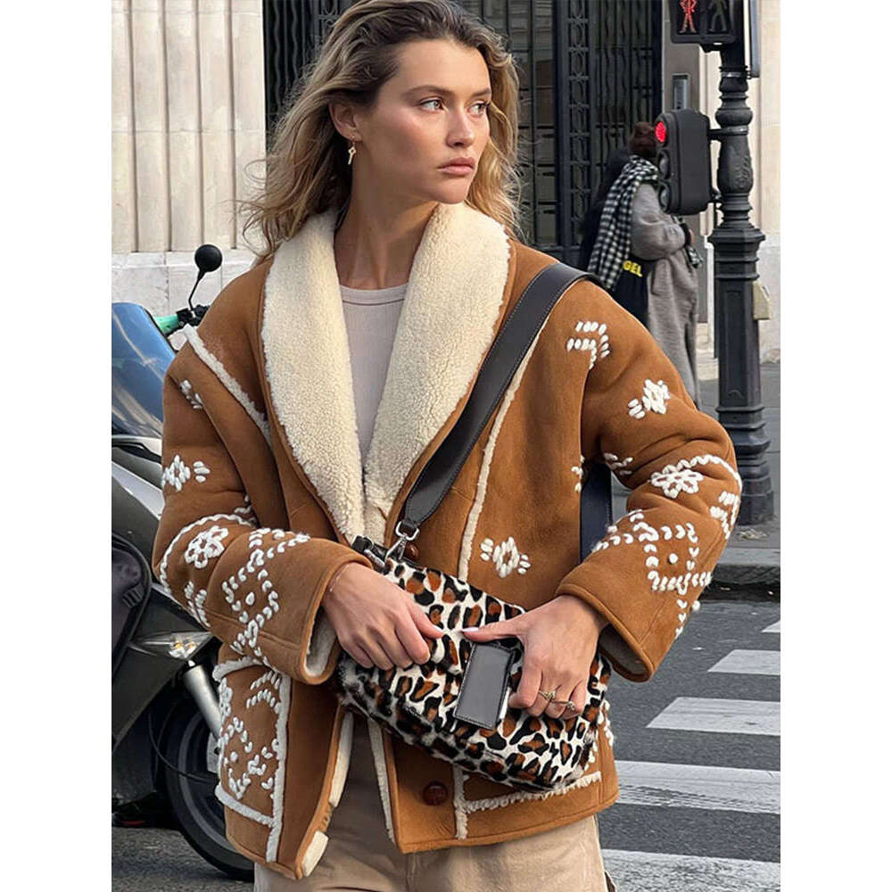 Lamb Wool Printed Cashmere Coat Plush Warm Jacket Lapel Long Sleeved Vintage Trend Classical Pattern Women Fur Overcoat Winter