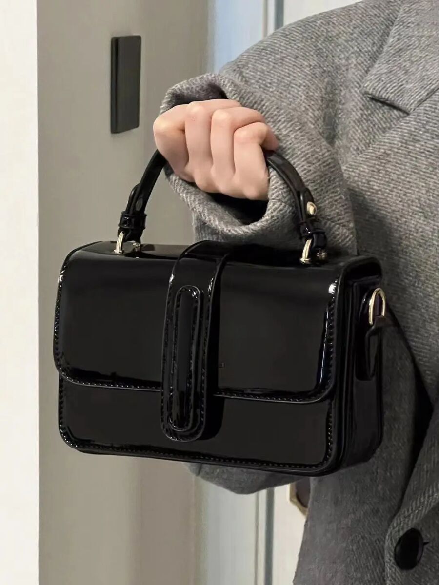 New unique glossy small square women s autumn and winter new designer fashionable multifunctional single shoulder commuting trendy crossbody bag bag